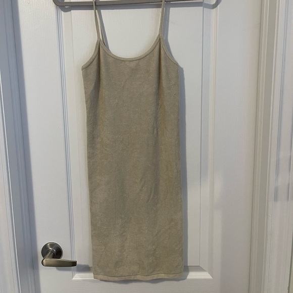 This body on dress is a perfect water, beach cover up - Picture 3 of 8